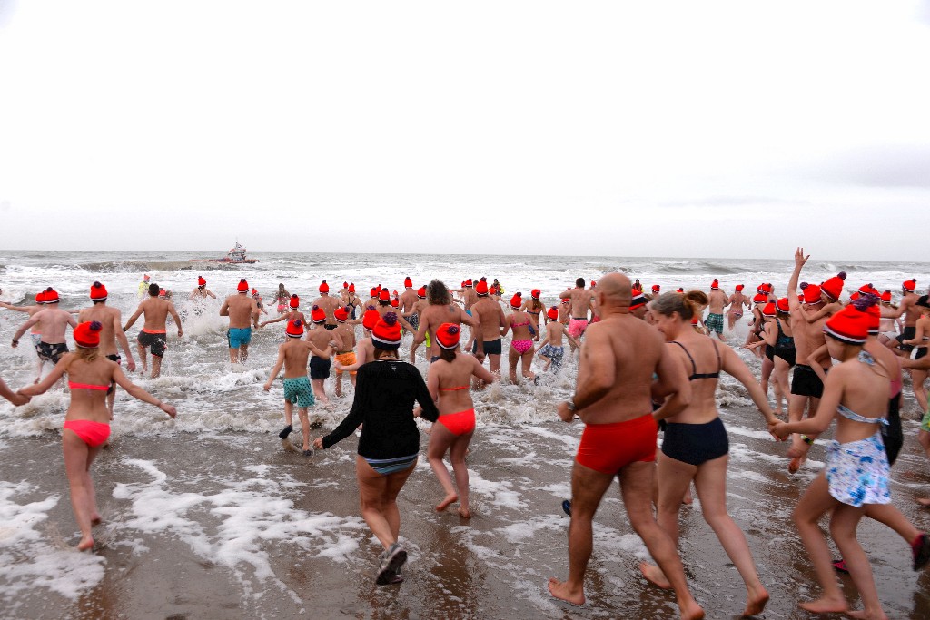 ../Images/Nieuwjaarsduik Nederzandt 2018 043.jpg